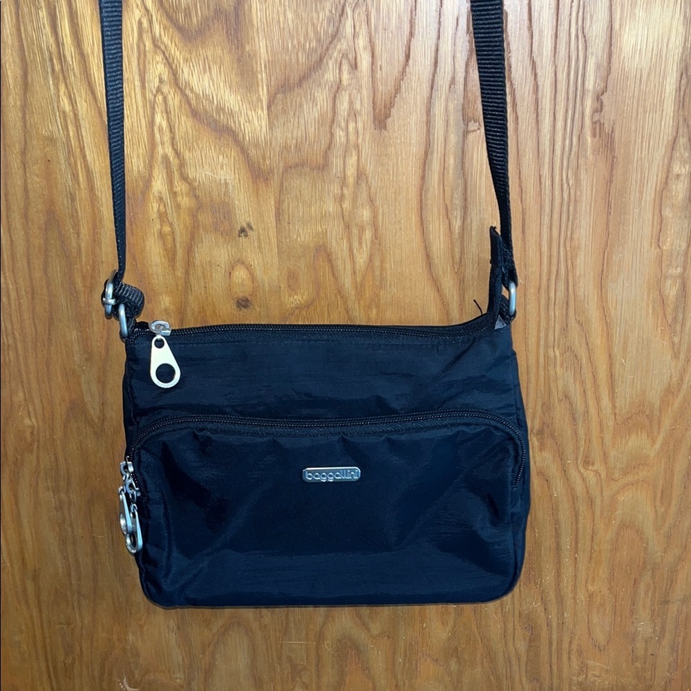 Baggallini Joey Large Crossbody Black - Picture 6 of 12